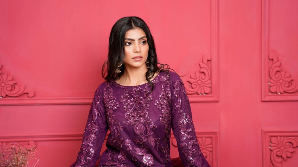Maquilleuse professionnelle pour vos soirées sur Lyon, régions Rhône-Alpes et Bourgogne - Cassandra Signature