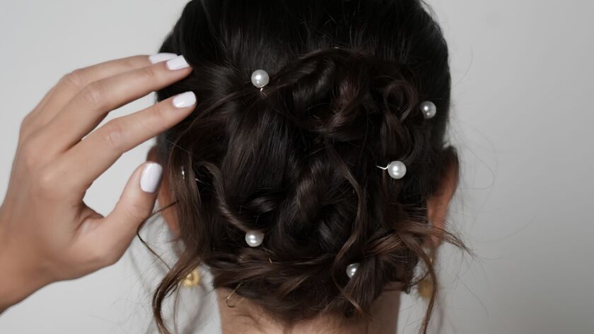 Coiffure de mariée chignon - Coiffeuse de mariage Cassandra Signature sur Lyon et région