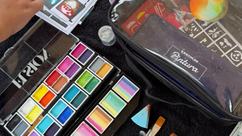 Palette de maquillage pour enfant à Lyon pour Halloween, Noël et carnaval.